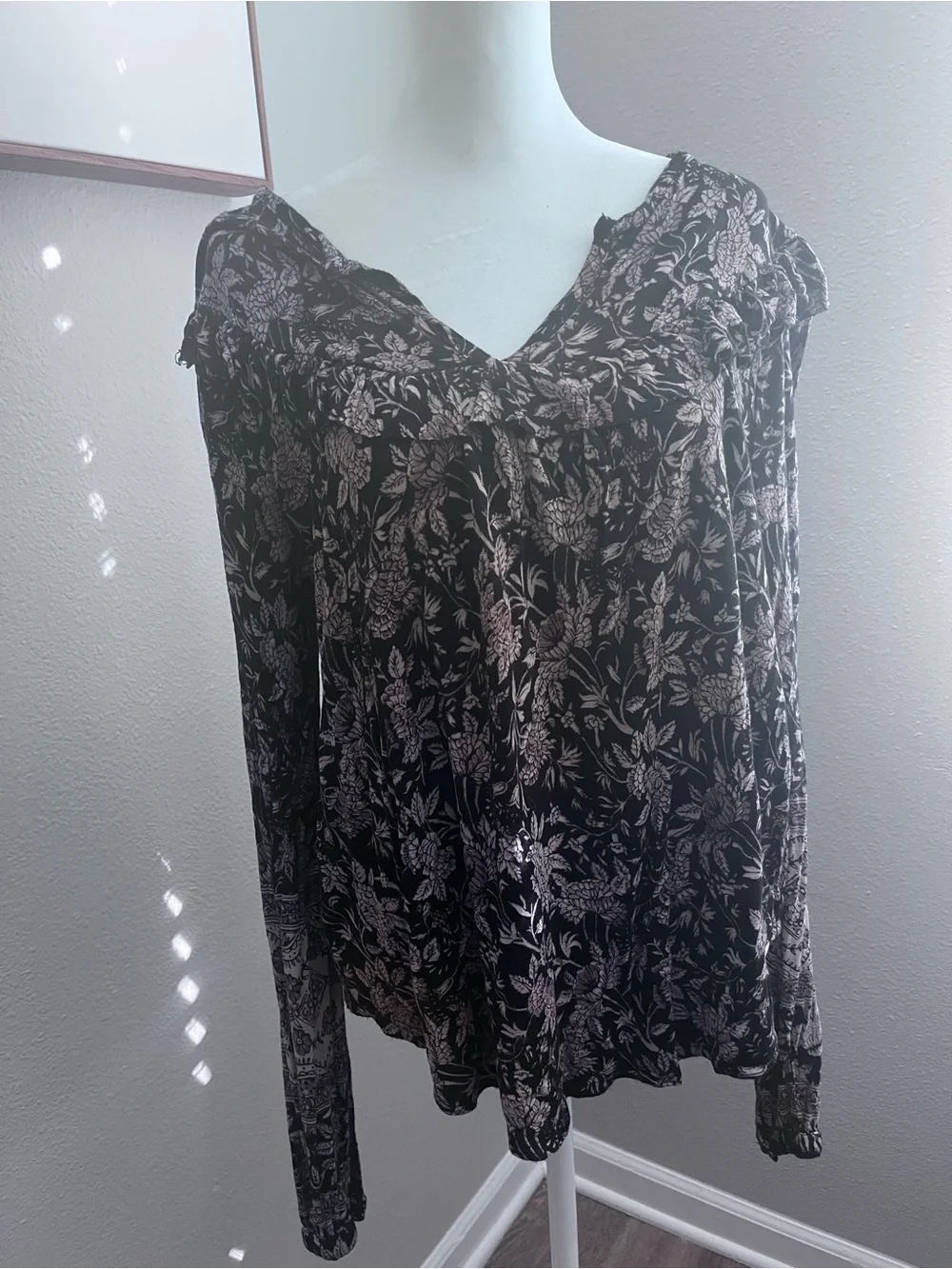 Lucky Brand Black Floral V-Neck Long-Sleeve Blouse